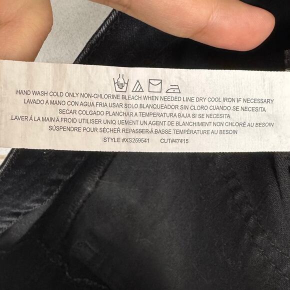 Royalty For Me Black Distressed Slim Stretch Shorts Size 20W - Picture 7 of 7